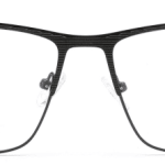 نظارة طبية رجالية بإطار فولاذي أنيق | EyzKare تيتان إيدج